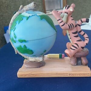 Vintage Disney Tigger Paperclip Desk Accessory in Very Good Condition! So CUTE!